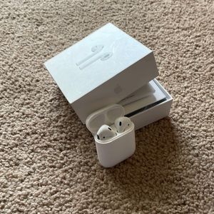 Apple AirPods with charging case